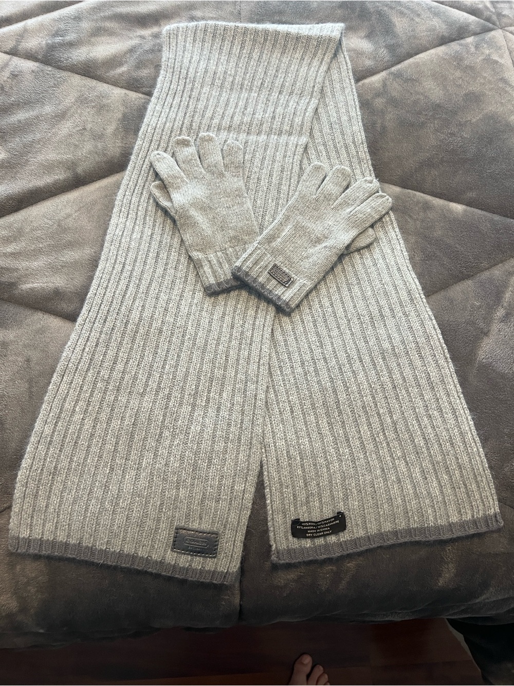 Coach Wool Cashmere Blend Light Gray Ribbed Knit Scarf with Matching Gloves-Gray